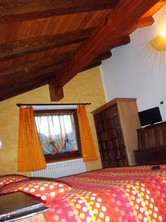 Les Lillas Verrayes Chambre photo
