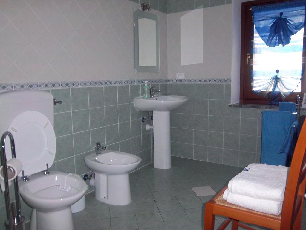 Les Lillas Verrayes Chambre photo