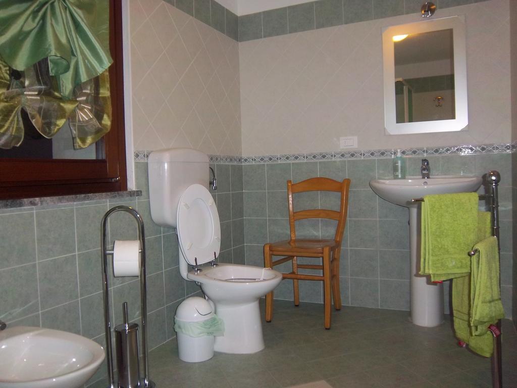 Les Lillas Verrayes Chambre photo